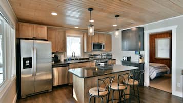 Rumah, 3 kamar tidur | Dapur pribadi | Lemari es, mesin pembuat kopi/teh, dan pemanggang roti