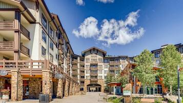 Condo, 2 Bedrooms | Exterior