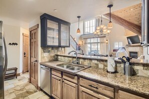 Condo, 2 Bedrooms | Private kitchen