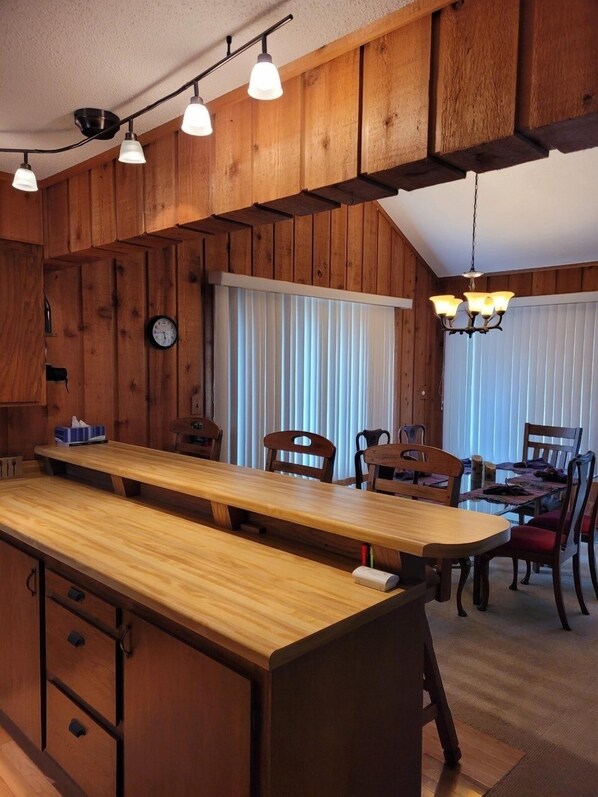 Townhome, 3 Bedrooms | Private kitchen | Fridge, oven, coffee/tea maker, toaster