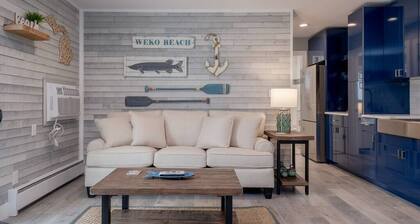 Lakeside Serenity: One-Bedroom Villa