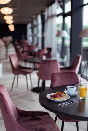 Tägliches inbegriffenes Frühstücksbuffet
