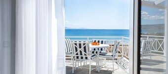 Beach Bird Swallow 65m2 in front of sea Chalkidiki Greece