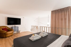 1 bedroom, iron/ironing board, travel cot, free WiFi