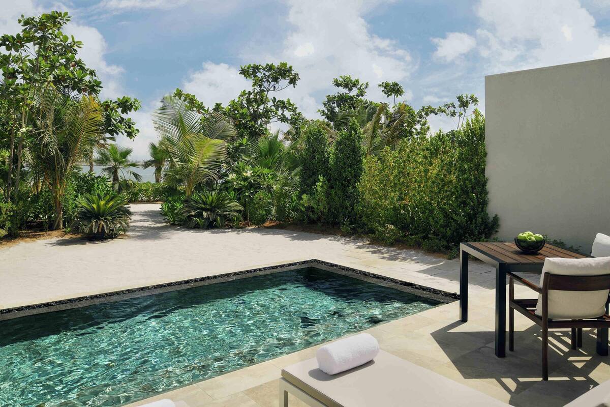 Suite, 1 dobbeltseng (Al Marjan) | Minibar, safe på rommet, skrivebord og skrivebord for bærbar PC