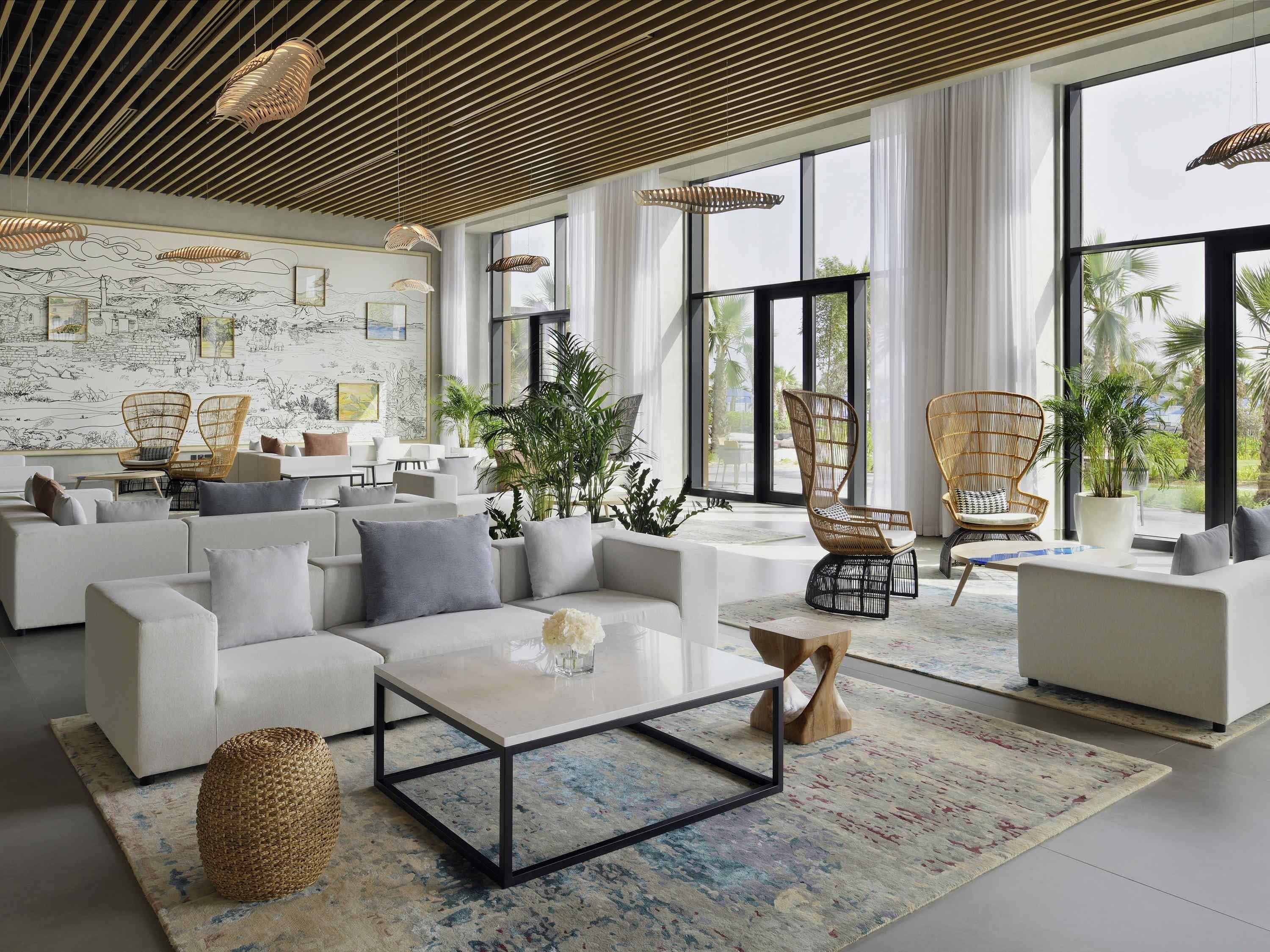 2 bars/lounges, rooftop bar