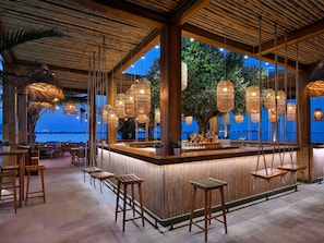 2 barer/lounger och bar på takterrassen
