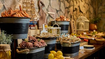4 restaurantes; se sirven desayunos