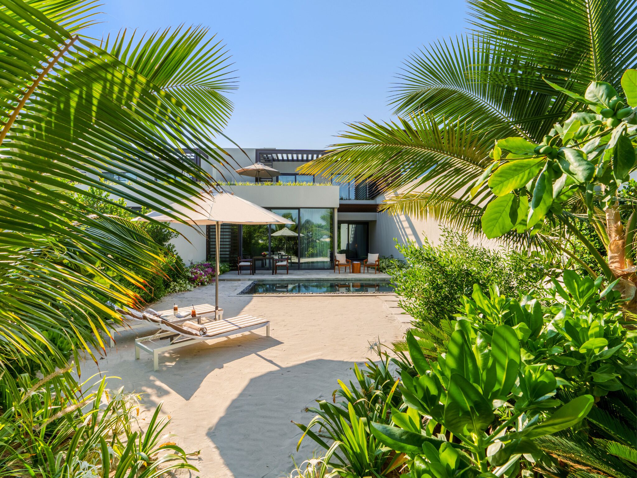 Al Marjan Beachfront Suite with Private Pool | Minibar, in-room safe, desk, laptop workspace