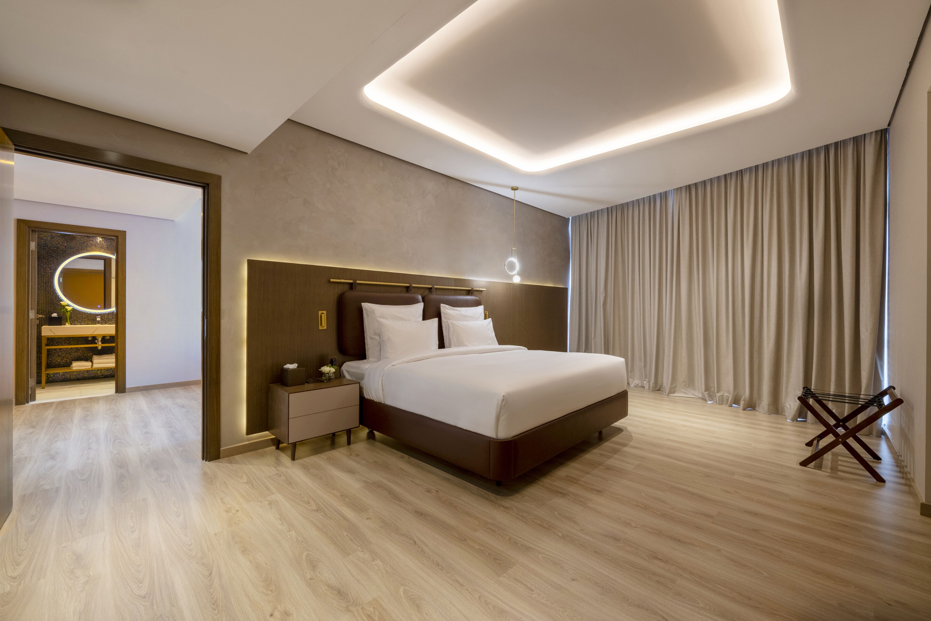Premium Suite, 1 King Bed, City View | Premium bedding, minibar, in-room safe, individually decorated