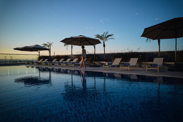 2 piscinas al aire libre