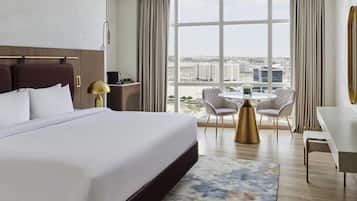 Phòng Superior, 1 giường cỡ king, quang cảnh thành phố | 1 phòng ngủ, bộ đồ giường cao cấp, minibar, két bảo mật tại phòng
