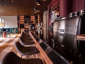 Bar (on property) - Mercure Debrecen (Debrecen)