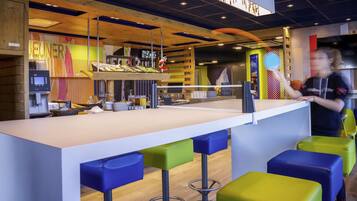 Daily buffet breakfast (EUR 8.5 per person)