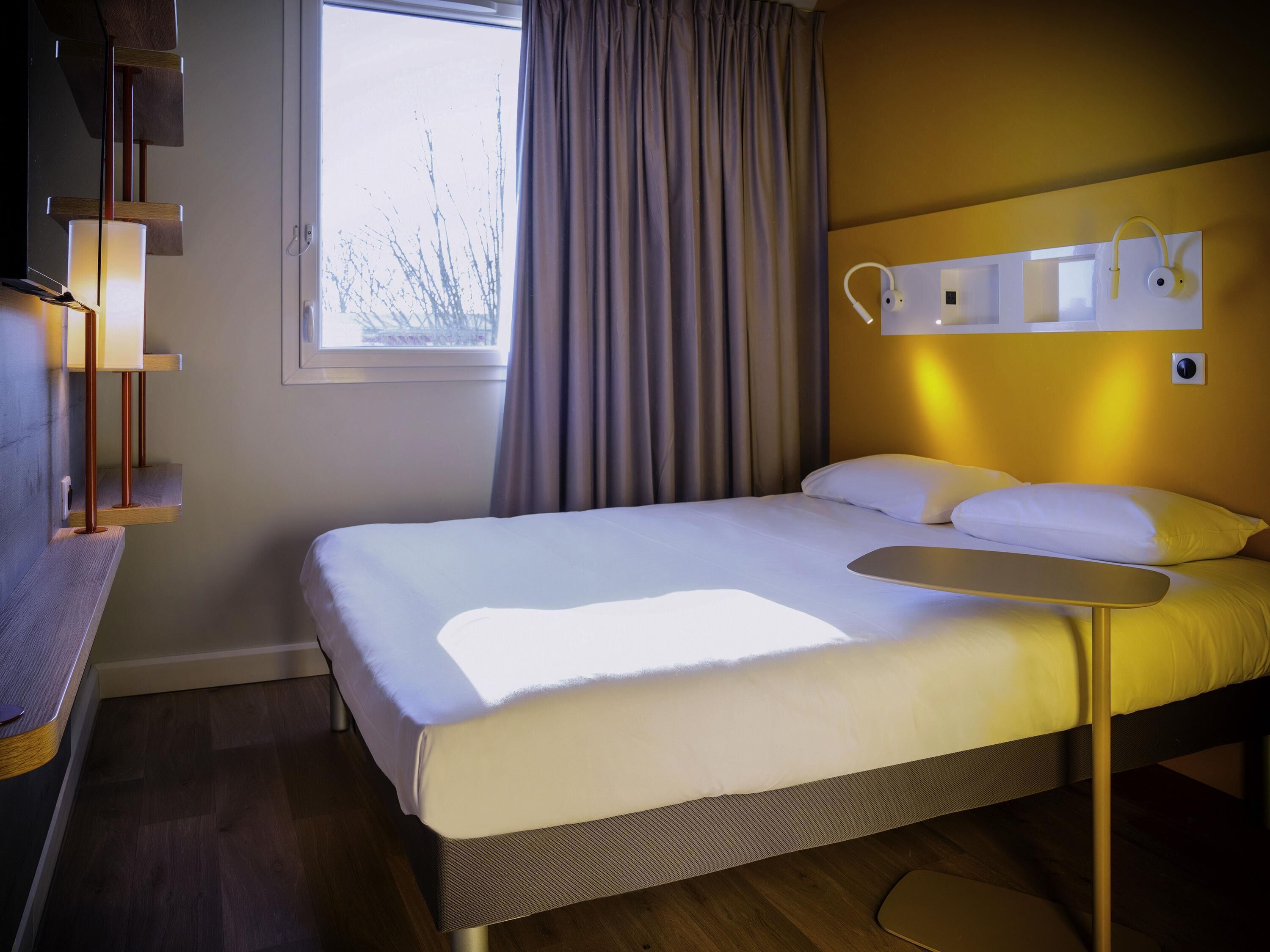 Triple Room, Multiple Beds | Laptop workspace, free WiFi, bed sheets
