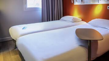 Espace de travail pour ordinateur portable, Wi-Fi gratuit, draps fournis