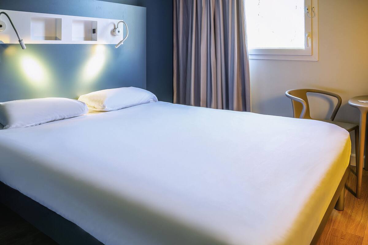 Standaard tweepersoonskamer, 1 tweepersoonsbed | Een laptopwerkplek, gratis wifi, beddengoed