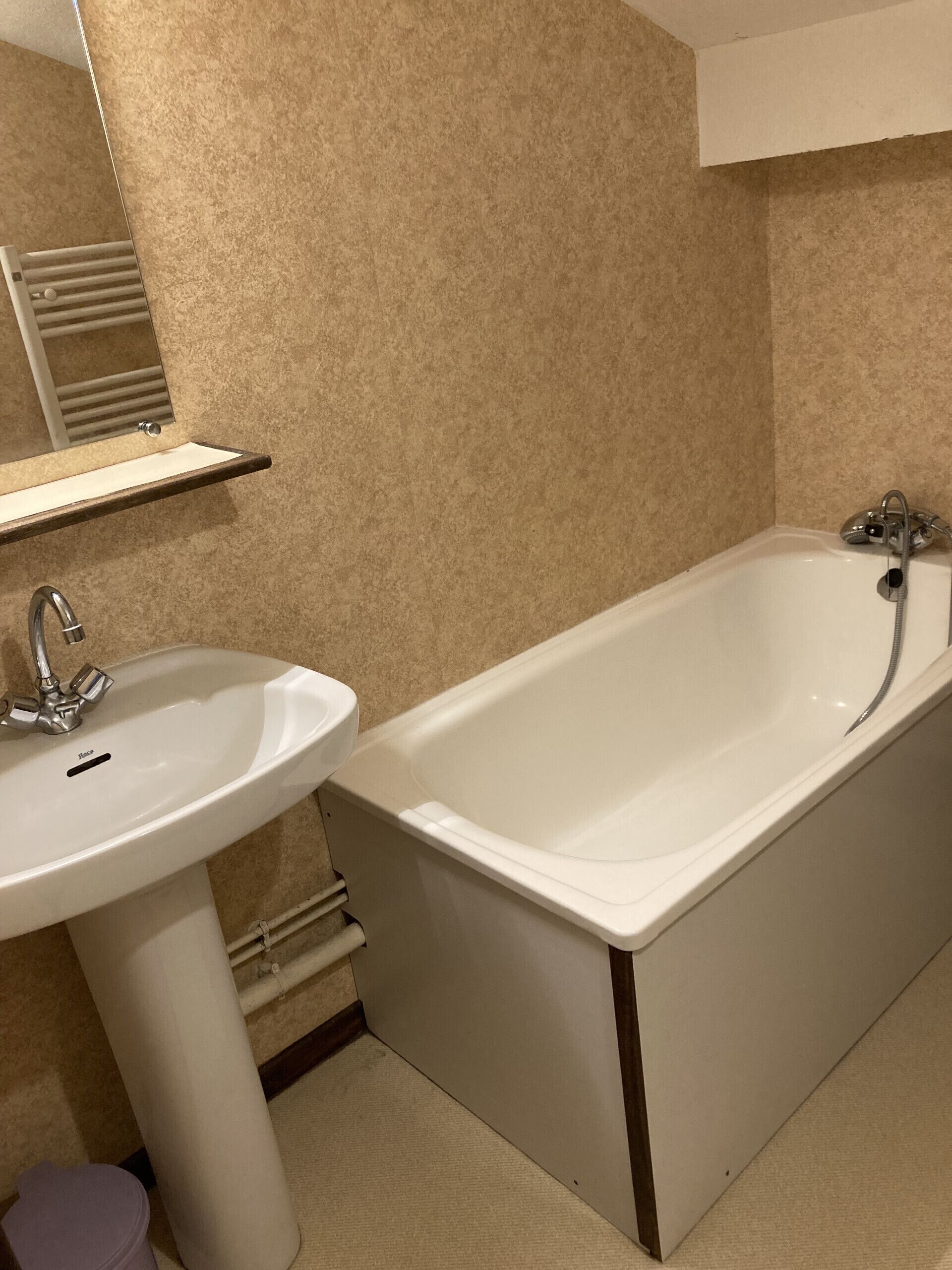 Bathtub, hair dryer