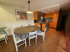 Dining - Chalet les Digitales - Rocher du cerf (Le Lioran)