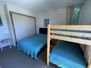 3 chambres, fer et planche à repasser, Wi-Fi gratuit