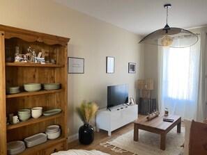 Smart TV - House with beautiful terrace 10 min from the beach sleeps 4 (La Teste-de-Buch)