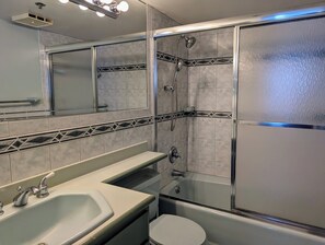 シャワー付き浴槽