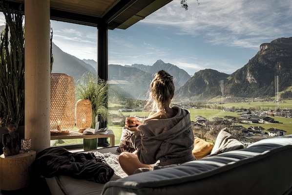 Badstue, dampbad, kroppsbehandlinger og massasje med varme steiner