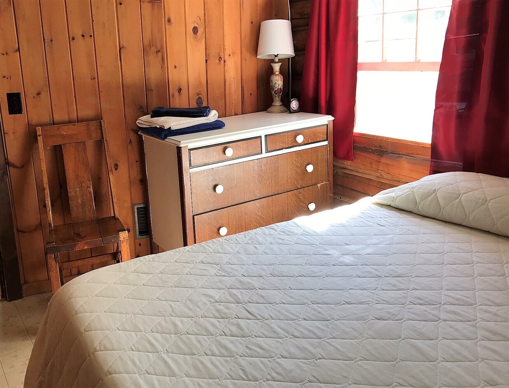 3 habitaciones, escritorio, wifi gratis y ropa de cama 