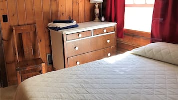 3 habitaciones, escritorio, wifi gratis y ropa de cama