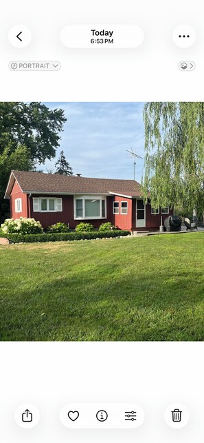 Exterior - Cozy waterfront cabin (Grosse Ile Township)
