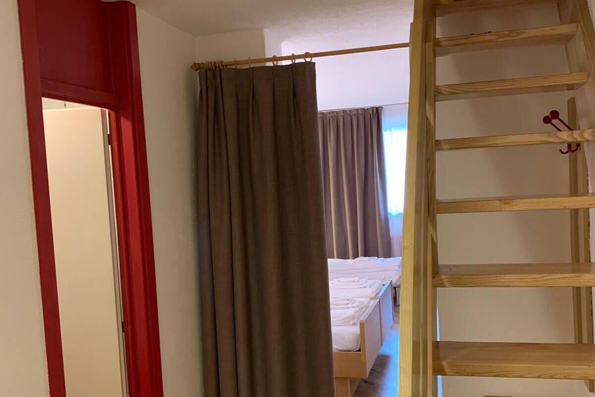 Comfort-Vierbettzimmer | Kostenloses WLAN, Bettwäsche