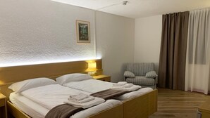 Comfort Double or Twin Room | WiFi (free), bed sheets