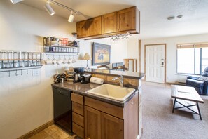 Interior - Boomerang Village 201 by AvantStay | Ski In/ Ski Out Unit Close to Town (Telluride)