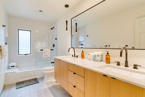 Shower, free toiletries, hair dryer, towels