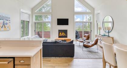 Emerald Elk at Village Creek by AvantStay | Close to Slopes & Village w/ Views