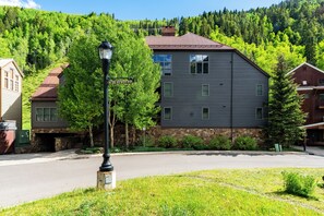 Exterior - Mountain-Base Ski-In/Ski-Out Near Historic Downtown | Etta Place 5 by Avantstay (Telluride)