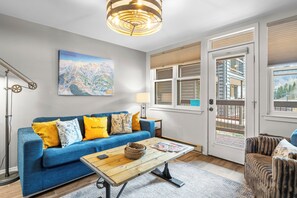 Smart TV, fireplace - Etta Place 6 by AvantStay | Ski In/ Ski Out Unit! (Telluride)