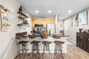 Fridge, microwave, oven, stovetop - Etta Place 6 by AvantStay | Ski In/ Ski Out Unit! (Telluride)