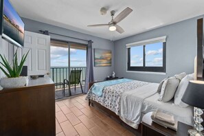 3 عدّة غرف نوم ومكواة/لوح كي وواي فاي وملاءات أسرّة