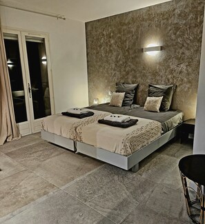 8 chambres, fer et planche à repasser, accès au Wi-Fi (inclus)