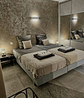 8 chambres, fer et planche à repasser, Wi-Fi gratuit, draps fournis