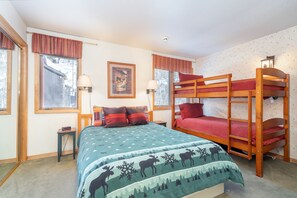 2 bedrooms, iron/ironing board, free WiFi, bed sheets