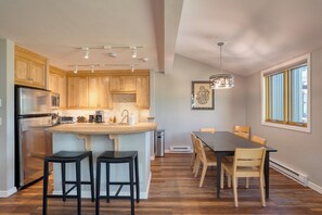 Fridge, microwave, oven, stovetop - Lulu City 5B by AvantStay | Across From Lift #7 | 10-minute Walk to Downtown (Telluride)