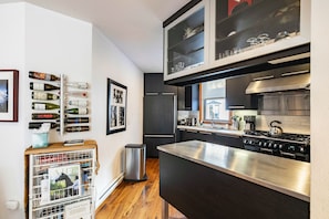 Refrigerador, horno, parrilla de estufa y lavavajillas 
