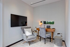 Interior - 2-bed Deluxe 519 (London)