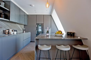 Microwave, dishwasher, coffee/tea maker