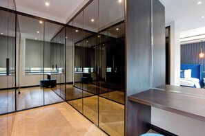 Interior - 3-bed Deluxe 309 (London)