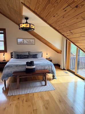 3 bedrooms, iron/ironing board, travel crib, free WiFi