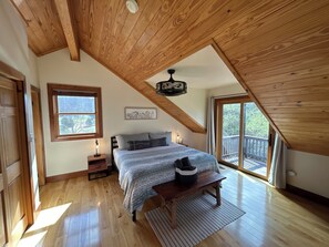 3 chambres, fer et planche à repasser, lit de bébé portatif