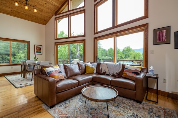 Luxurious Living Area